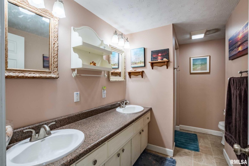 622 Dongola Court, Creal Springs, Illinois 62922, 5 Bedrooms Bedrooms, 0 ,3 BathroomsBathrooms,Residential,For Sale,Dongola,0,RMAQC4267233
