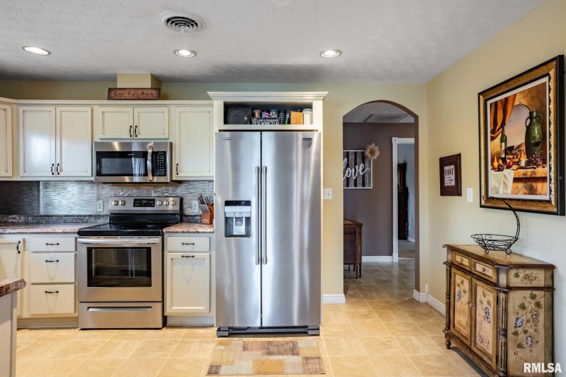 622 Dongola Court, Creal Springs, Illinois 62922, 5 Bedrooms Bedrooms, 0 ,3 BathroomsBathrooms,Residential,For Sale,Dongola,0,RMAQC4267233