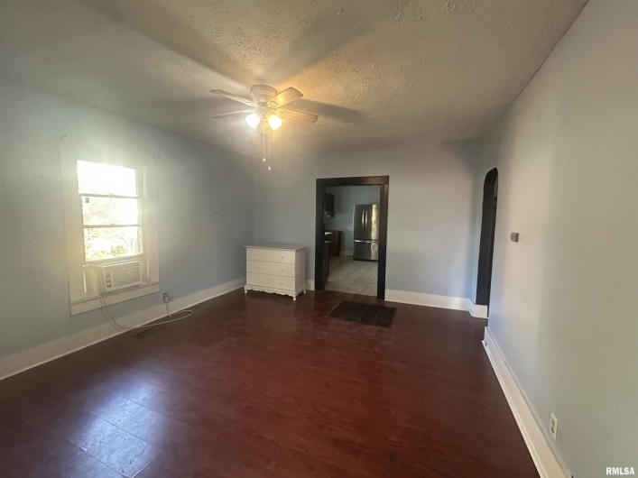 203 12TH Street, Metropolis, Illinois 62960, 3 Bedrooms Bedrooms, 0 ,1 BathroomBathrooms,Residential,For Sale,12TH,0,RMAEB459683