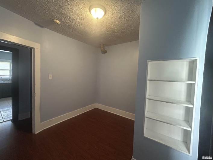 203 12TH Street, Metropolis, Illinois 62960, 3 Bedrooms Bedrooms, 0 ,1 BathroomBathrooms,Residential,For Sale,12TH,0,RMAEB459683