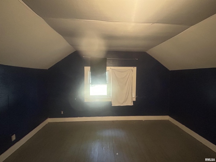 203 12TH Street, Metropolis, Illinois 62960, 3 Bedrooms Bedrooms, 0 ,1 BathroomBathrooms,Residential,For Sale,12TH,0,RMAEB459683