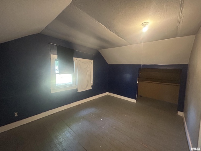 203 12TH Street, Metropolis, Illinois 62960, 3 Bedrooms Bedrooms, 0 ,1 BathroomBathrooms,Residential,For Sale,12TH,0,RMAEB459683