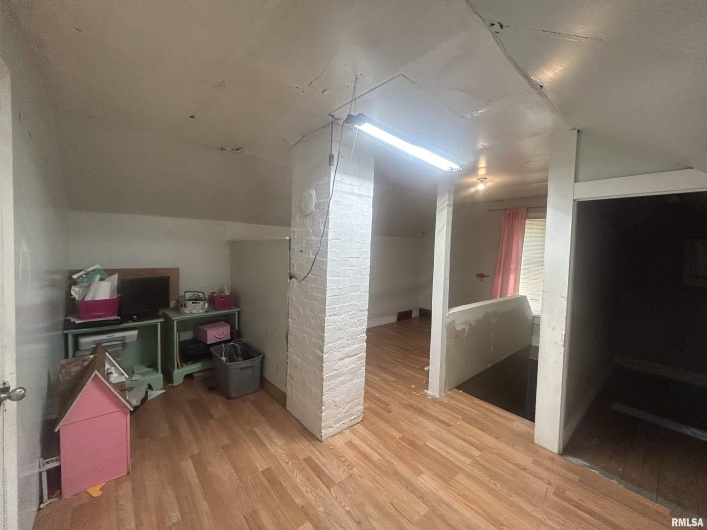 203 12TH Street, Metropolis, Illinois 62960, 3 Bedrooms Bedrooms, 0 ,1 BathroomBathrooms,Residential,For Sale,12TH,0,RMAEB459683