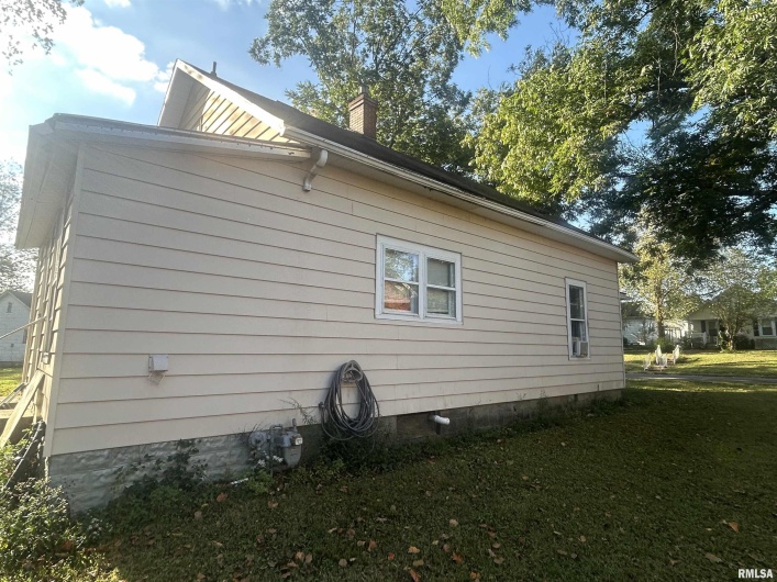 203 12TH Street, Metropolis, Illinois 62960, 3 Bedrooms Bedrooms, 0 ,1 BathroomBathrooms,Residential,For Sale,12TH,0,RMAEB459683