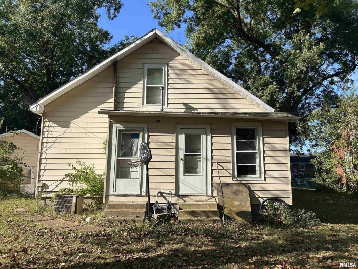 203 12TH Street, Metropolis, Illinois 62960, 3 Bedrooms Bedrooms, 0 ,1 BathroomBathrooms,Residential,For Sale,12TH,0,RMAEB459683