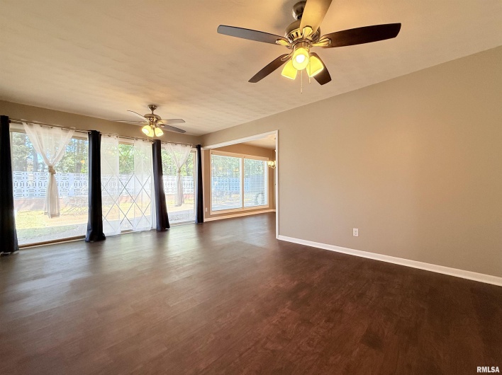 30 Red Bud Road, Harrisburg, Illinois 62946-5268, 3 Bedrooms Bedrooms, 0 ,2 BathroomsBathrooms,Residential,For Sale,Red Bud,0,RMAEB459684