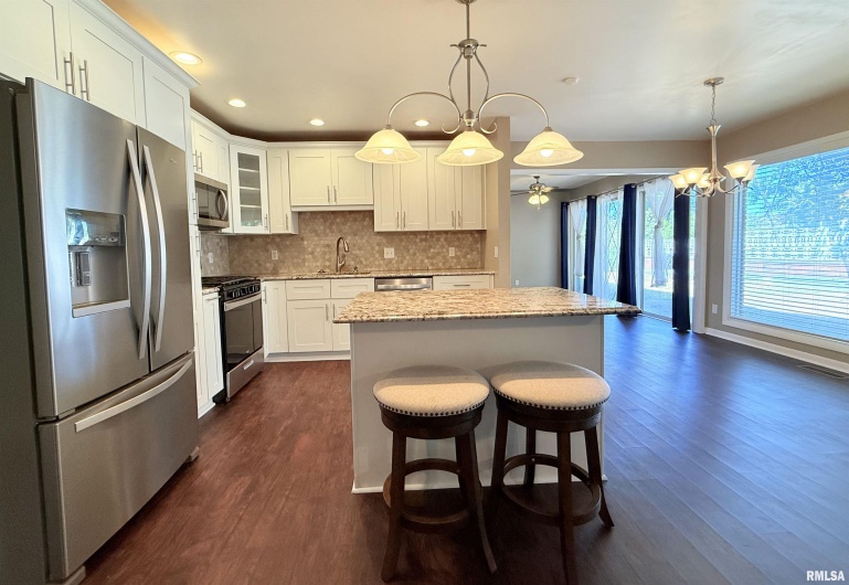 30 Red Bud Road, Harrisburg, Illinois 62946-5268, 3 Bedrooms Bedrooms, 0 ,2 BathroomsBathrooms,Residential,For Sale,Red Bud,0,RMAEB459684