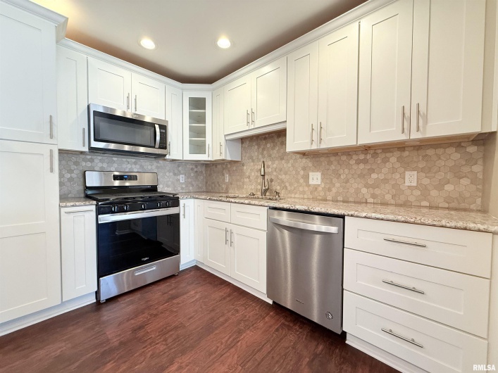 30 Red Bud Road, Harrisburg, Illinois 62946-5268, 3 Bedrooms Bedrooms, 0 ,2 BathroomsBathrooms,Residential,For Sale,Red Bud,0,RMAEB459684