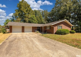 30 Red Bud Road, Harrisburg, Illinois 62946-5268, 3 Bedrooms Bedrooms, 0 ,2 BathroomsBathrooms,Residential,For Sale,Red Bud,0,RMAEB459684
