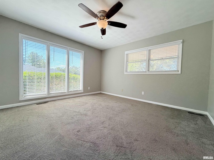 30 Red Bud Road, Harrisburg, Illinois 62946-5268, 3 Bedrooms Bedrooms, 0 ,2 BathroomsBathrooms,Residential,For Sale,Red Bud,0,RMAEB459684