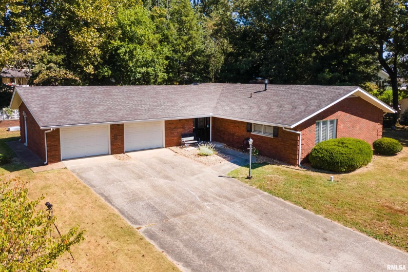 30 Red Bud Road, Harrisburg, Illinois 62946-5268, 3 Bedrooms Bedrooms, 0 ,2 BathroomsBathrooms,Residential,For Sale,Red Bud,0,RMAEB459684