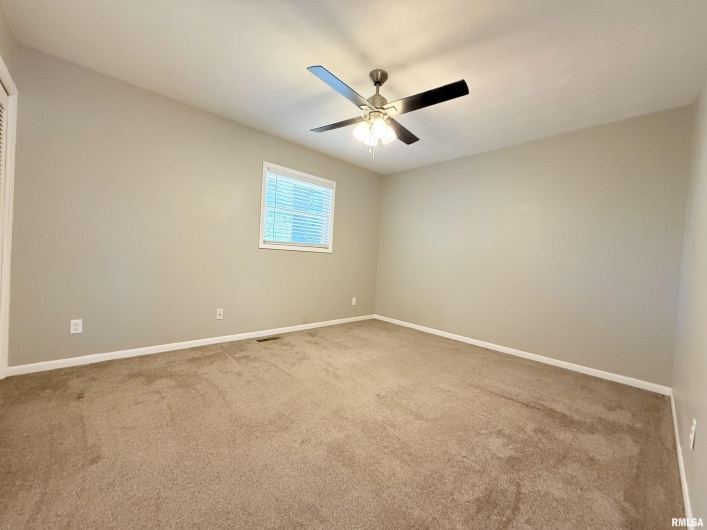 30 Red Bud Road, Harrisburg, Illinois 62946-5268, 3 Bedrooms Bedrooms, 0 ,2 BathroomsBathrooms,Residential,For Sale,Red Bud,0,RMAEB459684