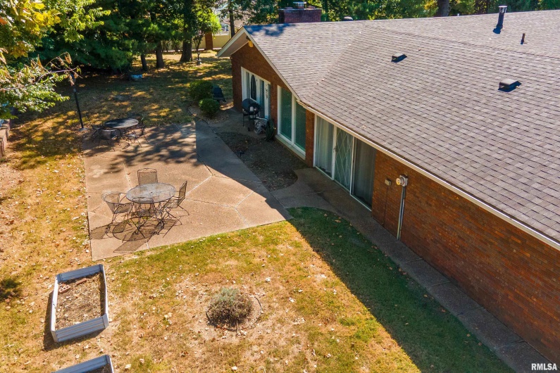 30 Red Bud Road, Harrisburg, Illinois 62946-5268, 3 Bedrooms Bedrooms, 0 ,2 BathroomsBathrooms,Residential,For Sale,Red Bud,0,RMAEB459684