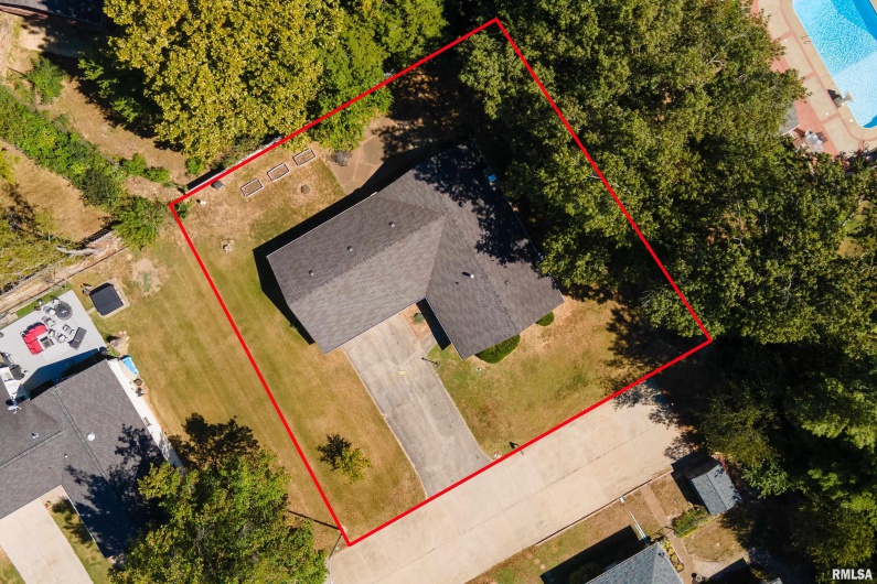 30 Red Bud Road, Harrisburg, Illinois 62946-5268, 3 Bedrooms Bedrooms, 0 ,2 BathroomsBathrooms,Residential,For Sale,Red Bud,0,RMAEB459684