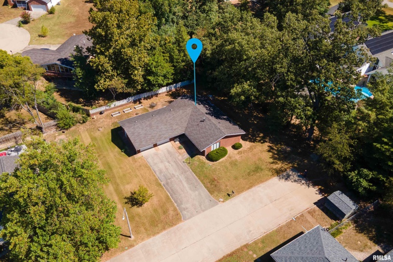 30 Red Bud Road, Harrisburg, Illinois 62946-5268, 3 Bedrooms Bedrooms, 0 ,2 BathroomsBathrooms,Residential,For Sale,Red Bud,0,RMAEB459684