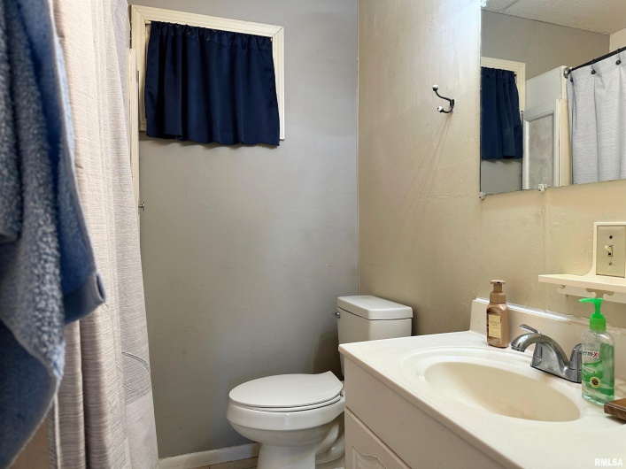 605 MAIN Street, Anna, Illinois 62906, 3 Bedrooms Bedrooms, 0 ,2 BathroomsBathrooms,Residential,For Sale,MAIN,0,RMAEB459692