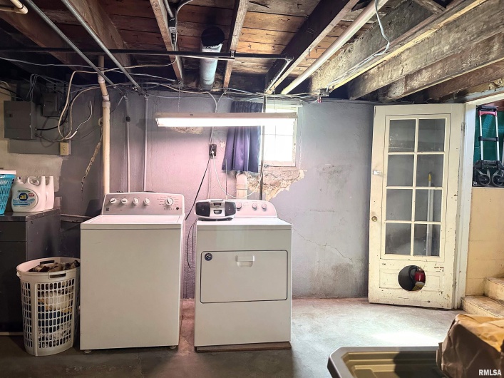 605 MAIN Street, Anna, Illinois 62906, 3 Bedrooms Bedrooms, 0 ,2 BathroomsBathrooms,Residential,For Sale,MAIN,0,RMAEB459692