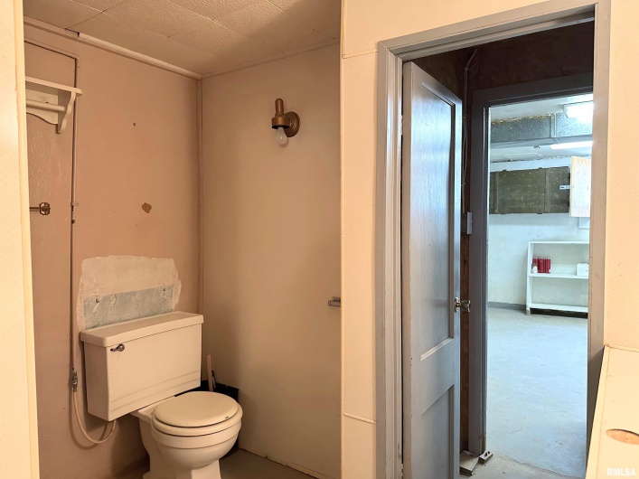 605 MAIN Street, Anna, Illinois 62906, 3 Bedrooms Bedrooms, 0 ,2 BathroomsBathrooms,Residential,For Sale,MAIN,0,RMAEB459692