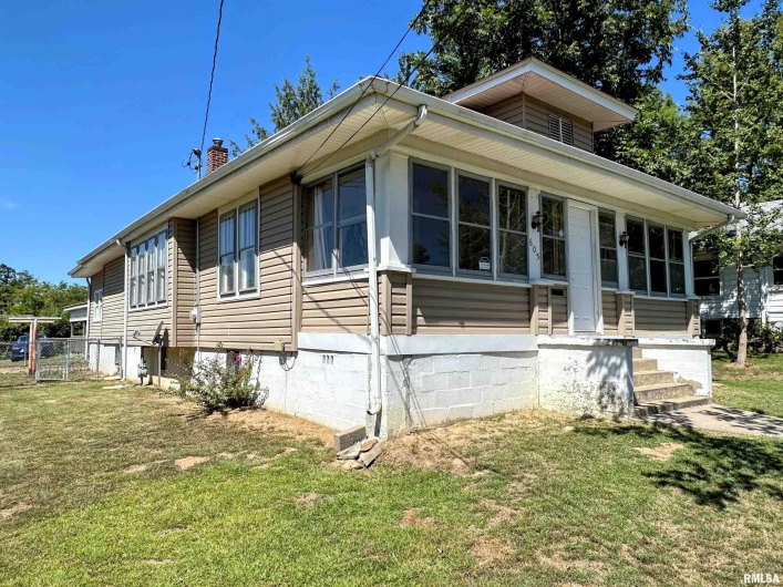 605 MAIN Street, Anna, Illinois 62906, 3 Bedrooms Bedrooms, 0 ,2 BathroomsBathrooms,Residential,For Sale,MAIN,0,RMAEB459692