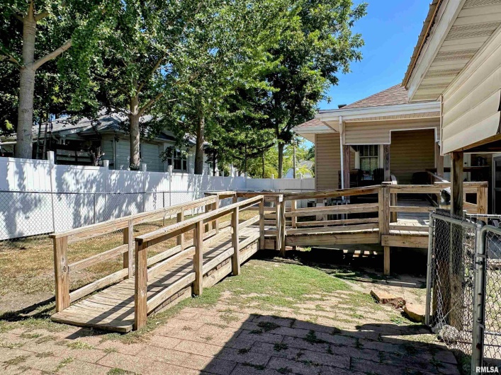 605 MAIN Street, Anna, Illinois 62906, 3 Bedrooms Bedrooms, 0 ,2 BathroomsBathrooms,Residential,For Sale,MAIN,0,RMAEB459692