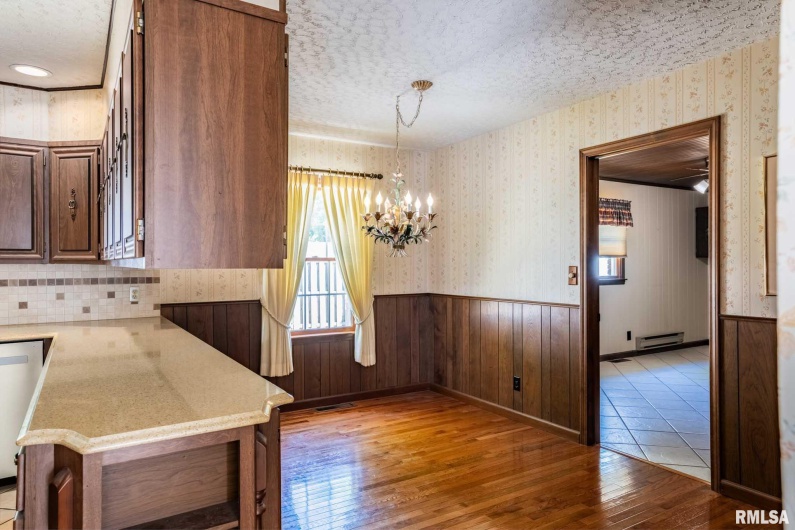 1702 REDBUD Lane, Marion, Illinois 62959, 3 Bedrooms Bedrooms, 0 ,3 BathroomsBathrooms,Residential,For Sale,REDBUD,0,RMAQC4267267