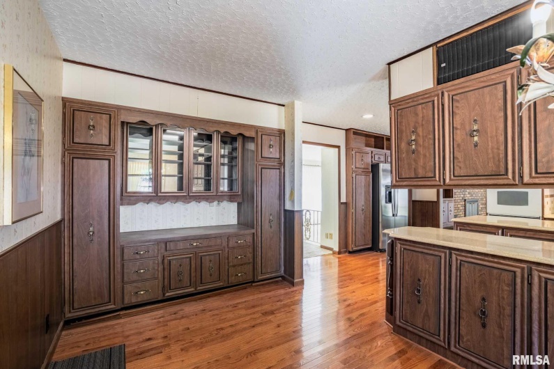 1702 REDBUD Lane, Marion, Illinois 62959, 3 Bedrooms Bedrooms, 0 ,3 BathroomsBathrooms,Residential,For Sale,REDBUD,0,RMAQC4267267