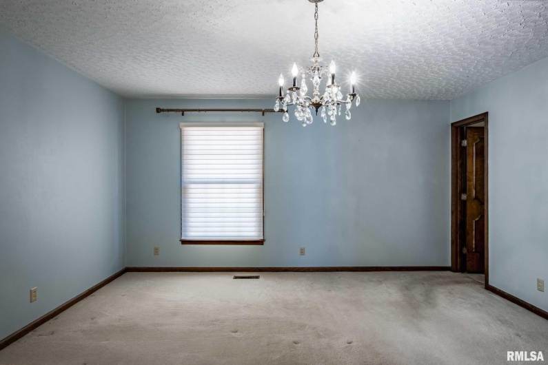 1702 REDBUD Lane, Marion, Illinois 62959, 3 Bedrooms Bedrooms, 0 ,3 BathroomsBathrooms,Residential,For Sale,REDBUD,0,RMAQC4267267