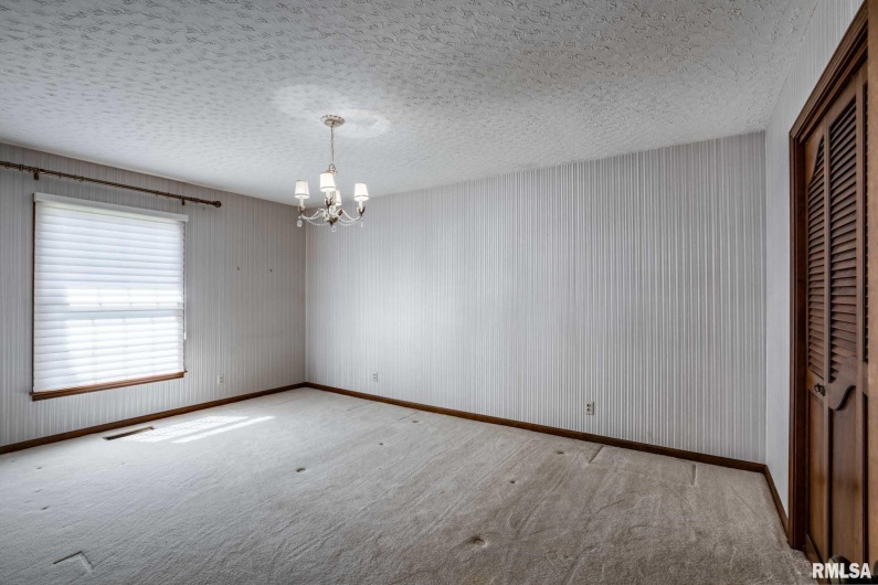 1702 REDBUD Lane, Marion, Illinois 62959, 3 Bedrooms Bedrooms, 0 ,3 BathroomsBathrooms,Residential,For Sale,REDBUD,0,RMAQC4267267