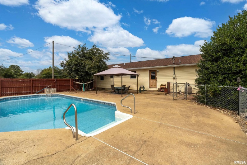 3700 State Route 147, Vienna, Illinois 62995, 3 Bedrooms Bedrooms, 0 ,3 BathroomsBathrooms,Residential,For Sale,State Route 147,0,RMAEB459686