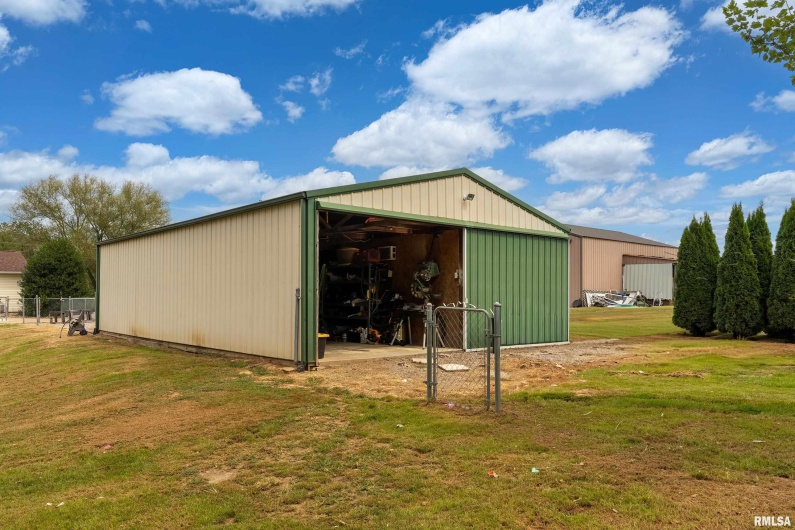 3700 State Route 147, Vienna, Illinois 62995, 3 Bedrooms Bedrooms, 0 ,3 BathroomsBathrooms,Residential,For Sale,State Route 147,0,RMAEB459686