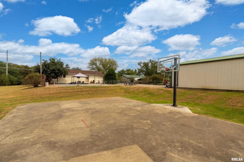 3700 State Route 147, Vienna, Illinois 62995, 3 Bedrooms Bedrooms, 0 ,3 BathroomsBathrooms,Residential,For Sale,State Route 147,0,RMAEB459686