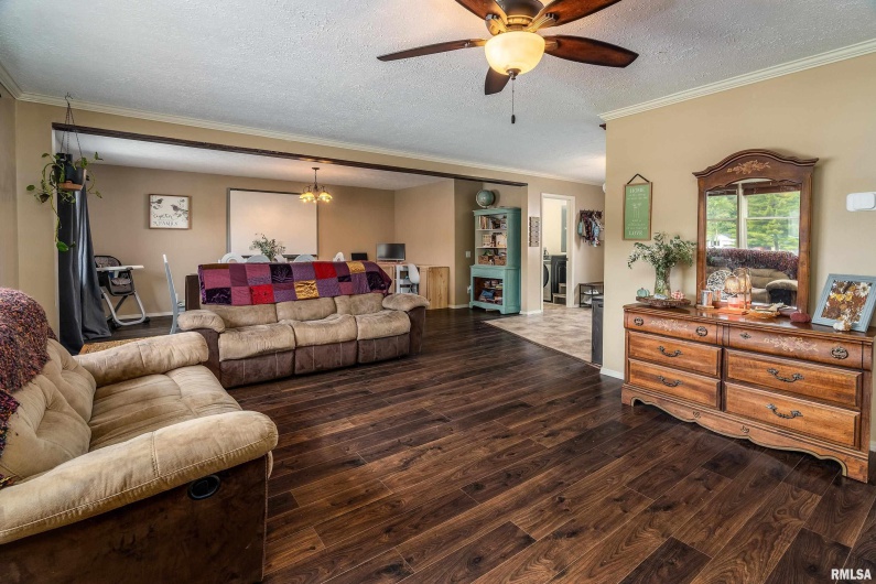 3700 State Route 147, Vienna, Illinois 62995, 3 Bedrooms Bedrooms, 0 ,3 BathroomsBathrooms,Residential,For Sale,State Route 147,0,RMAEB459686
