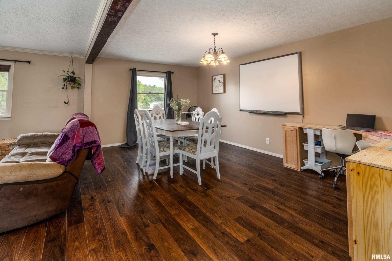 3700 State Route 147, Vienna, Illinois 62995, 3 Bedrooms Bedrooms, 0 ,3 BathroomsBathrooms,Residential,For Sale,State Route 147,0,RMAEB459686