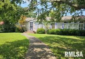 614 COLLEGE Street, Harrisburg, Illinois 62946, 3 Bedrooms Bedrooms, 0 ,2 BathroomsBathrooms,Residential,For Sale,COLLEGE,0,RMAEB459690