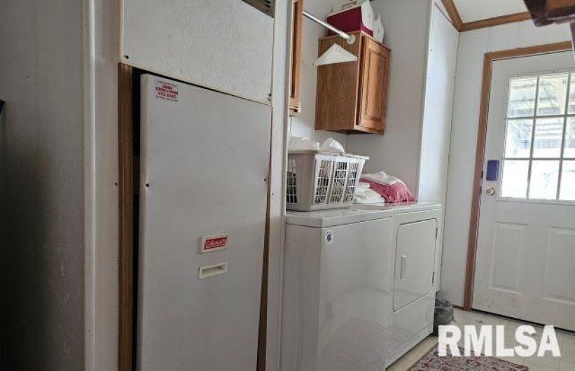 614 COLLEGE Street, Harrisburg, Illinois 62946, 3 Bedrooms Bedrooms, 0 ,2 BathroomsBathrooms,Residential,For Sale,COLLEGE,0,RMAEB459690
