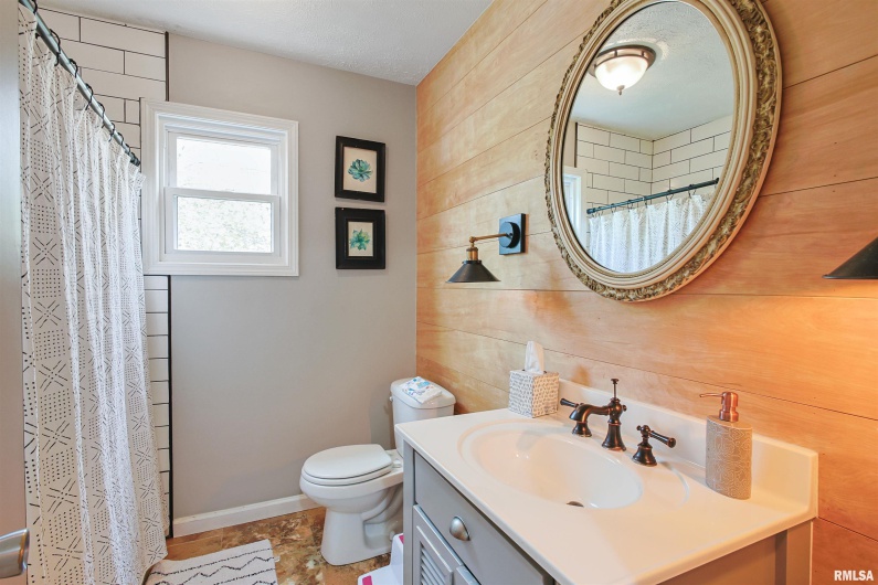 345 Lovers Lane, Harrisburg, Illinois 62946, 3 Bedrooms Bedrooms, 0 ,2 BathroomsBathrooms,Residential,For Sale,Lovers,0,RMAEB459693