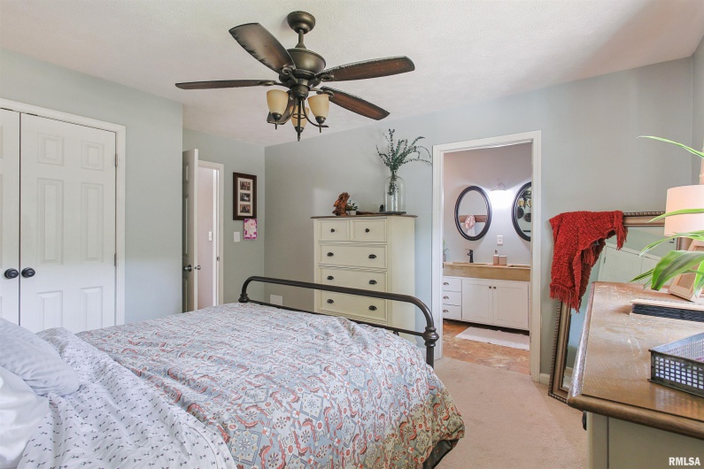345 Lovers Lane, Harrisburg, Illinois 62946, 3 Bedrooms Bedrooms, 0 ,2 BathroomsBathrooms,Residential,For Sale,Lovers,0,RMAEB459693