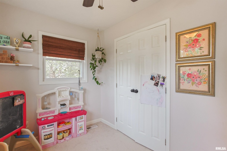 345 Lovers Lane, Harrisburg, Illinois 62946, 3 Bedrooms Bedrooms, 0 ,2 BathroomsBathrooms,Residential,For Sale,Lovers,0,RMAEB459693