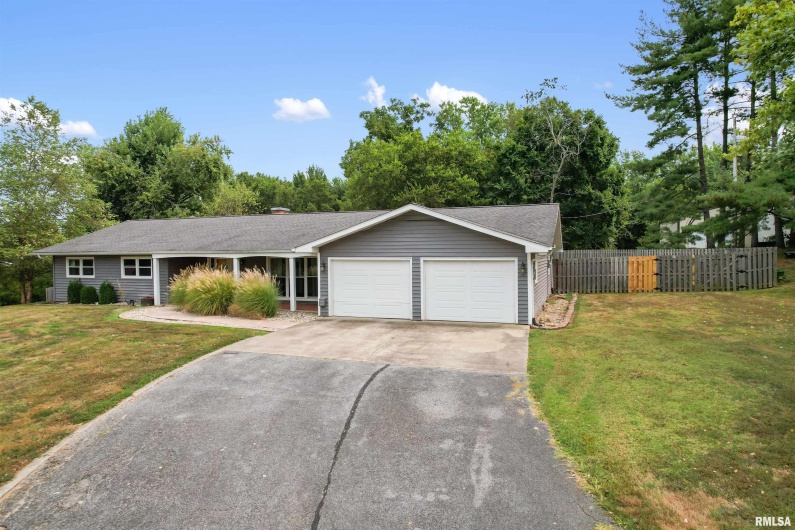 345 Lovers Lane, Harrisburg, Illinois 62946, 3 Bedrooms Bedrooms, 0 ,2 BathroomsBathrooms,Residential,For Sale,Lovers,0,RMAEB459693
