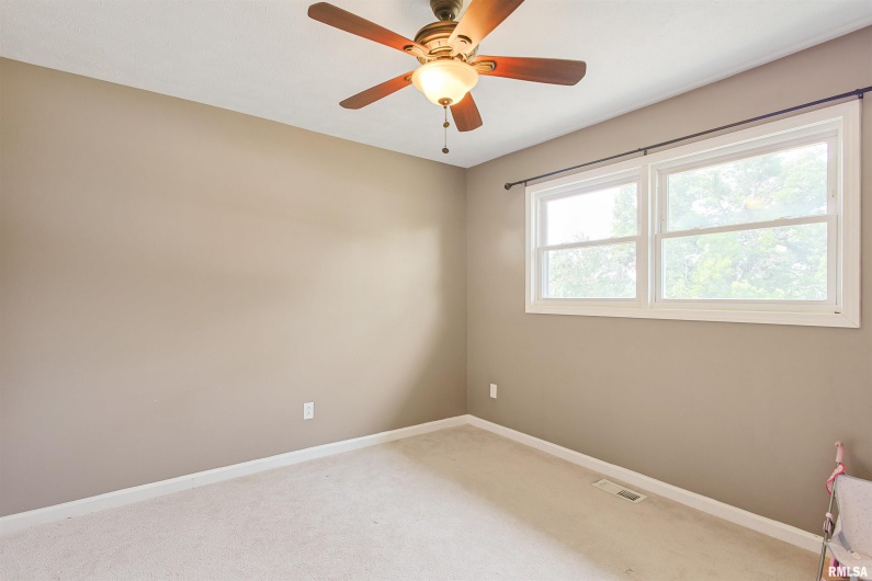 345 Lovers Lane, Harrisburg, Illinois 62946, 3 Bedrooms Bedrooms, 0 ,2 BathroomsBathrooms,Residential,For Sale,Lovers,0,RMAEB459693