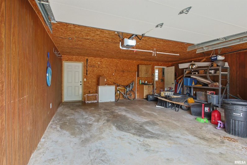 345 Lovers Lane, Harrisburg, Illinois 62946, 3 Bedrooms Bedrooms, 0 ,2 BathroomsBathrooms,Residential,For Sale,Lovers,0,RMAEB459693