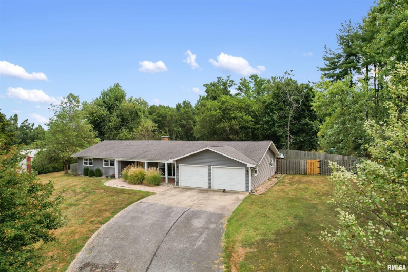 345 Lovers Lane, Harrisburg, Illinois 62946, 3 Bedrooms Bedrooms, 0 ,2 BathroomsBathrooms,Residential,For Sale,Lovers,0,RMAEB459693