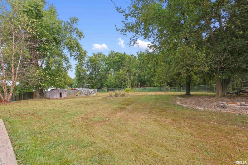 345 Lovers Lane, Harrisburg, Illinois 62946, 3 Bedrooms Bedrooms, 0 ,2 BathroomsBathrooms,Residential,For Sale,Lovers,0,RMAEB459693