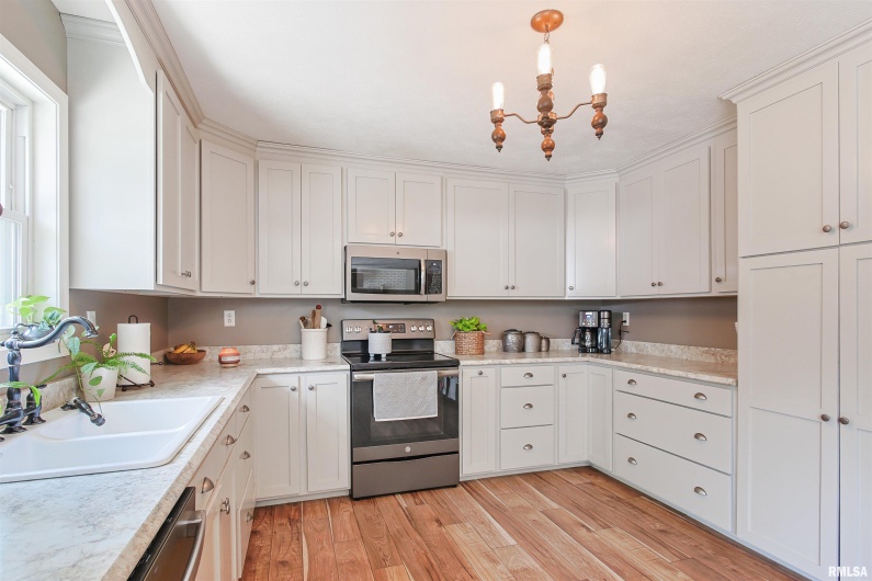 345 Lovers Lane, Harrisburg, Illinois 62946, 3 Bedrooms Bedrooms, 0 ,2 BathroomsBathrooms,Residential,For Sale,Lovers,0,RMAEB459693