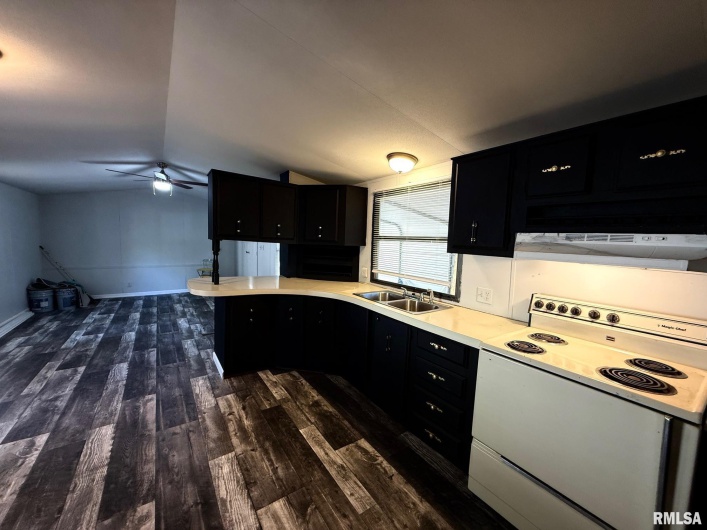 73 Grassy Meadow, Carbondale, Illinois 62901, 2 Bedrooms Bedrooms, 0 ,2 BathroomsBathrooms,Residential,For Sale,Grassy Meadow,0,RMAQC4267277