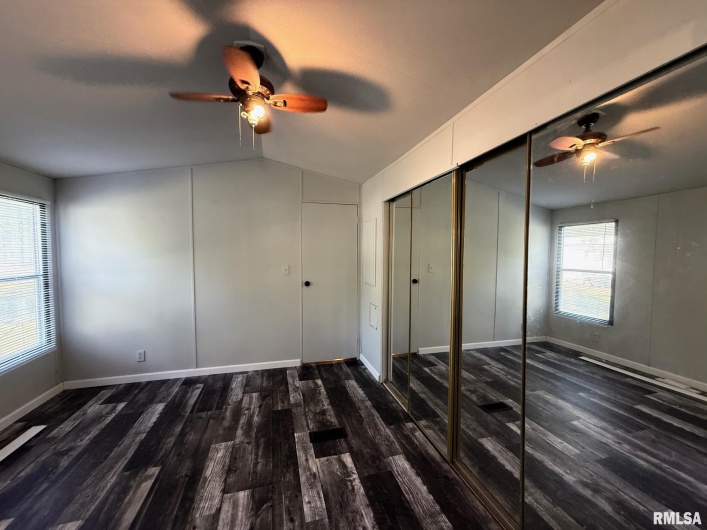 73 Grassy Meadow, Carbondale, Illinois 62901, 2 Bedrooms Bedrooms, 0 ,2 BathroomsBathrooms,Residential,For Sale,Grassy Meadow,0,RMAQC4267277