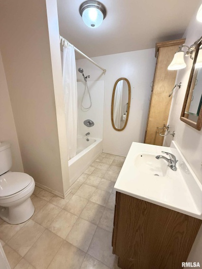 312 11TH Street, Herrin, Illinois 62948, 3 Bedrooms Bedrooms, 0 ,1 BathroomBathrooms,Residential,For Sale,11TH,0,RMAQC4267278
