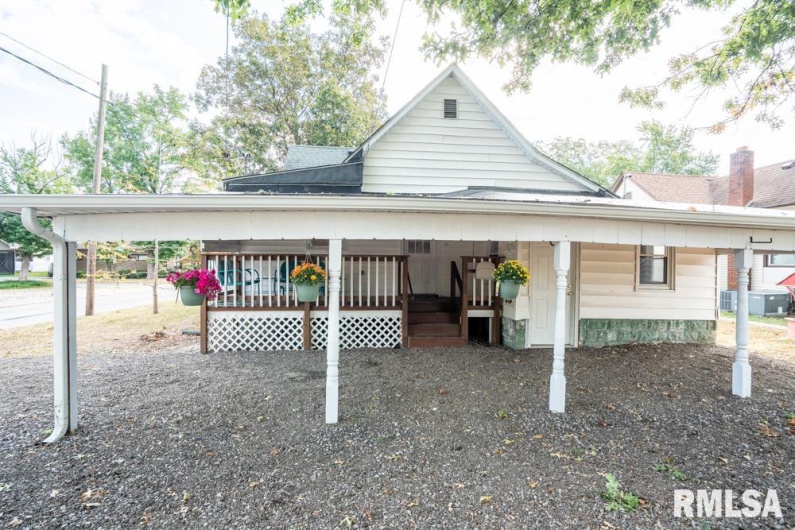721 16TH Street, Herrin, Illinois 62948, 2 Bedrooms Bedrooms, 0 ,1 BathroomBathrooms,Residential,For Sale,16TH,0,RMAQC4267280