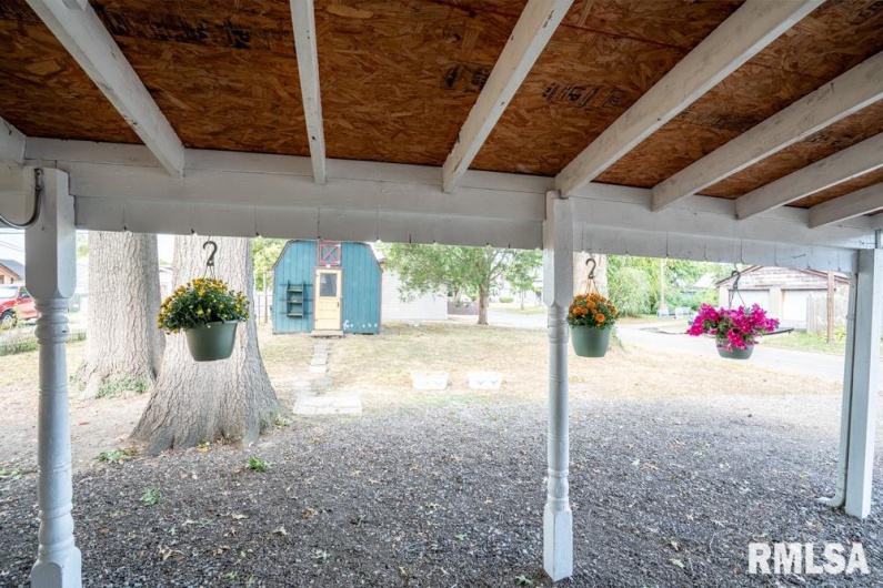 721 16TH Street, Herrin, Illinois 62948, 2 Bedrooms Bedrooms, 0 ,1 BathroomBathrooms,Residential,For Sale,16TH,0,RMAQC4267280