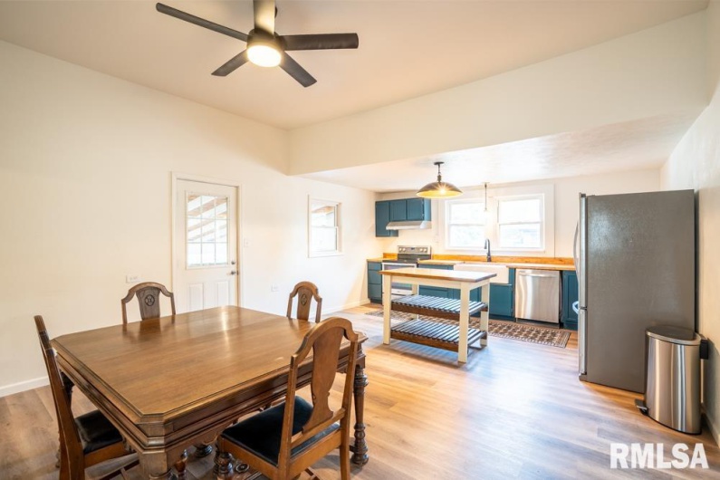 721 16TH Street, Herrin, Illinois 62948, 2 Bedrooms Bedrooms, 0 ,1 BathroomBathrooms,Residential,For Sale,16TH,0,RMAQC4267280